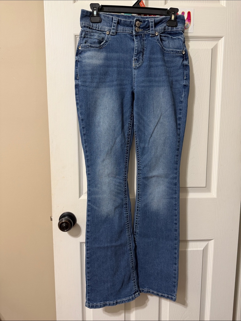 Mid Rise Flare Jeans in Medium Blue Wash
